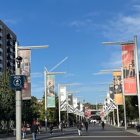 Comfortable Single Room Wembley Park/Stadium ロンドン エクステリア 写真