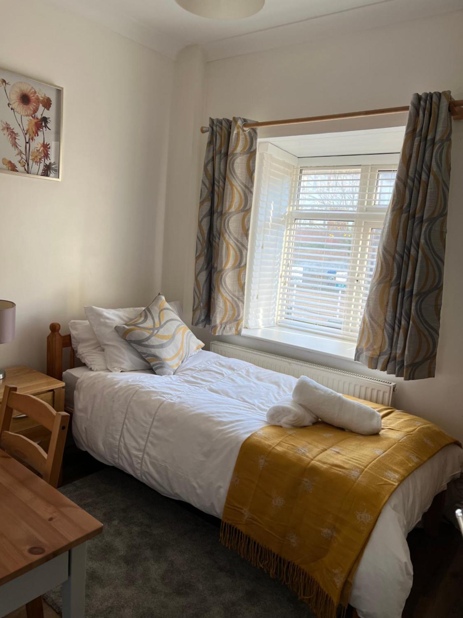 Comfortable Single Room Wembley Park/Stadium ロンドン エクステリア 写真