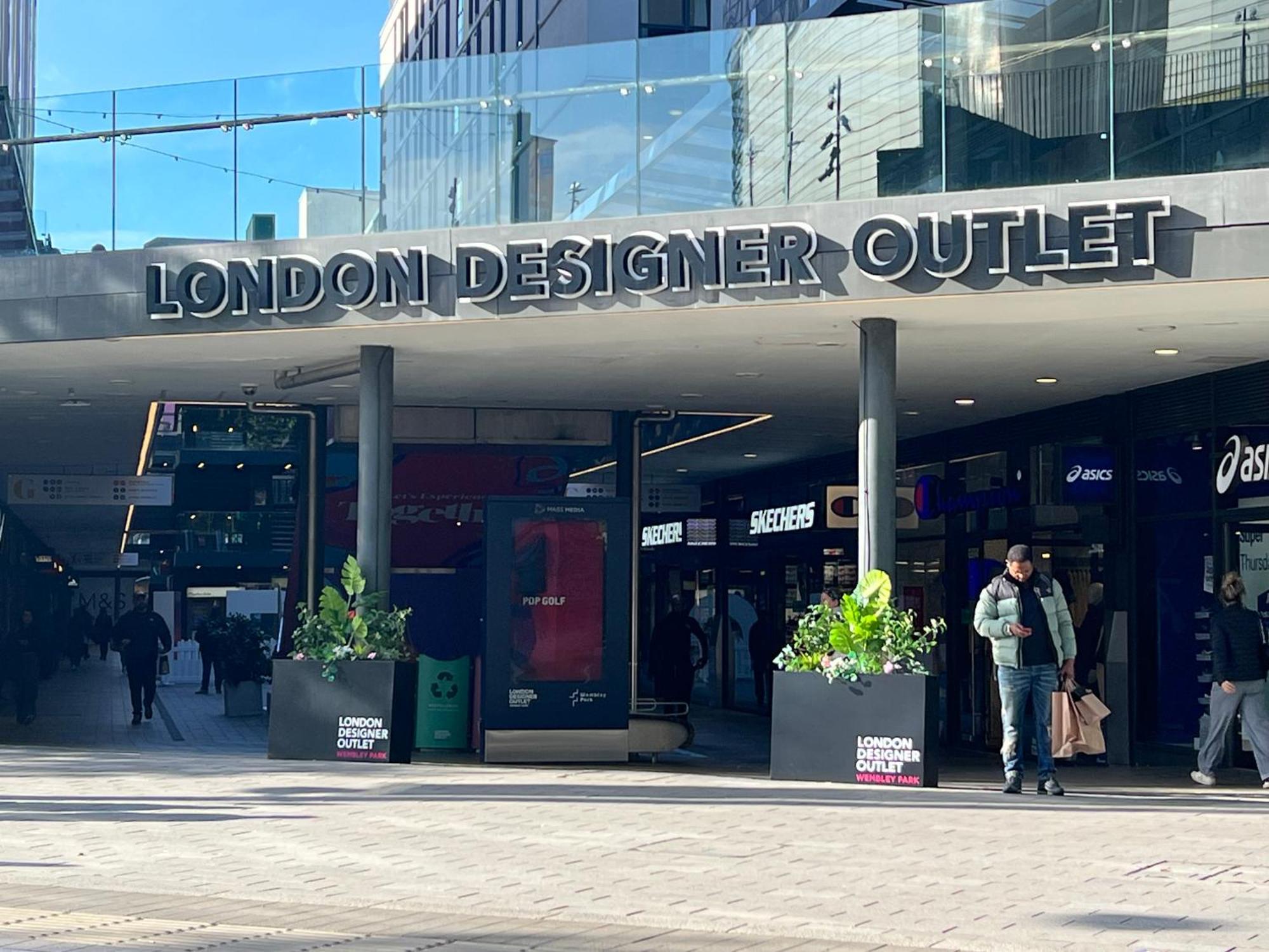 Comfortable Single Room Wembley Park/Stadium ロンドン エクステリア 写真